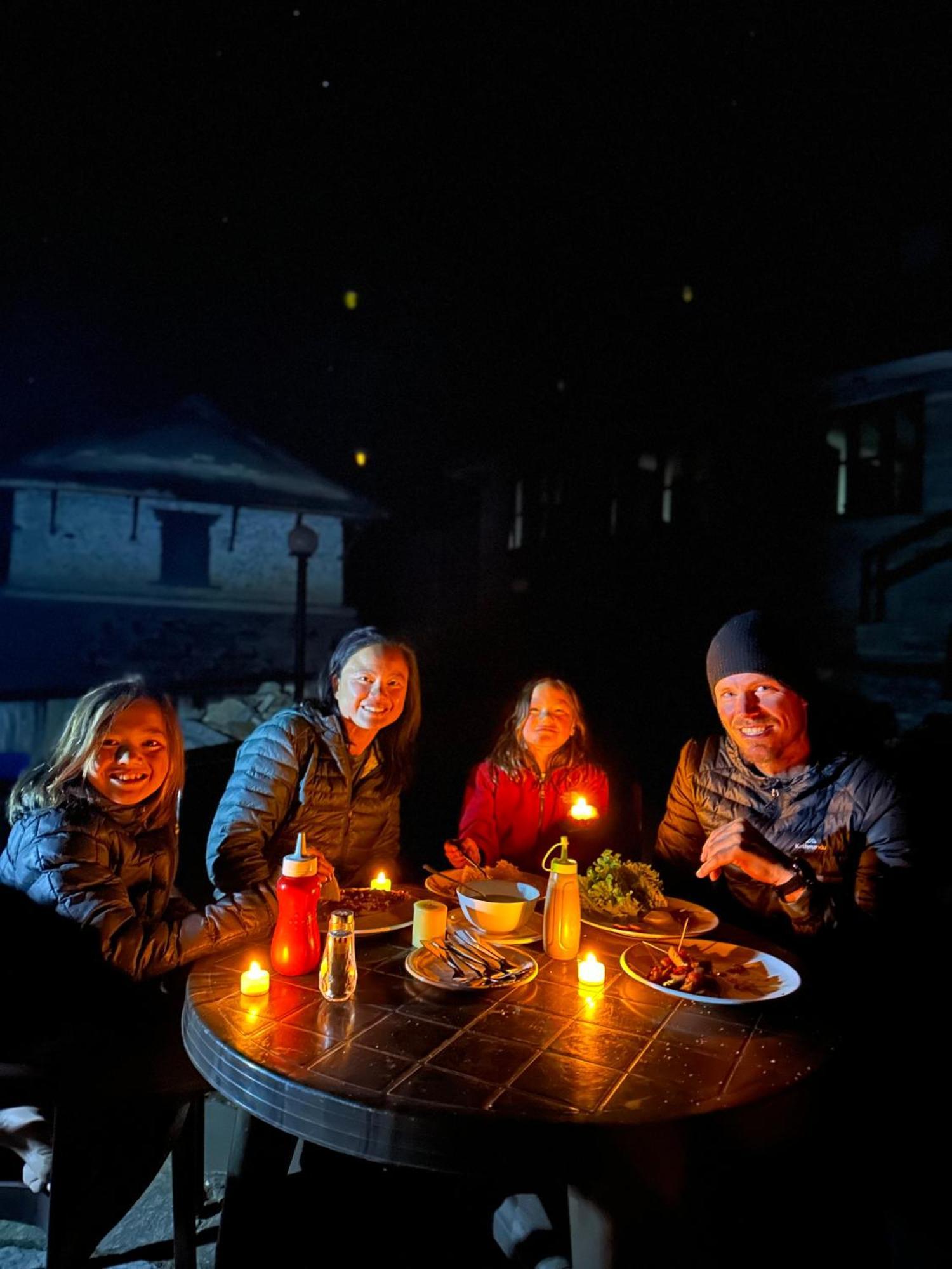 Hill Top Lodge Ghandruk Astam Bagian luar foto