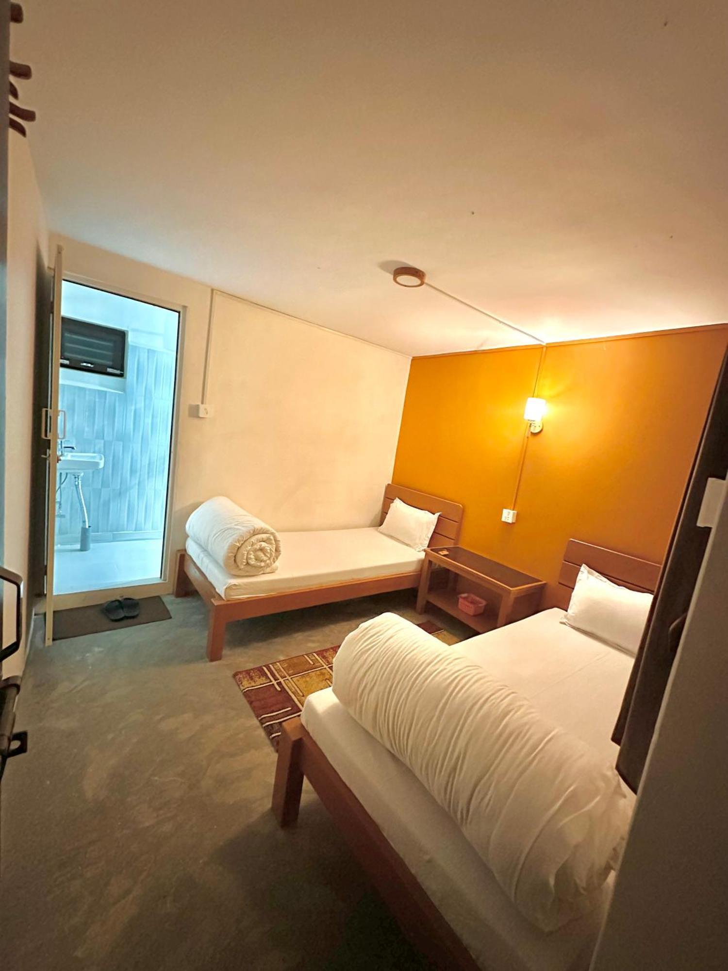 Hill Top Lodge Ghandruk Astam Bagian luar foto