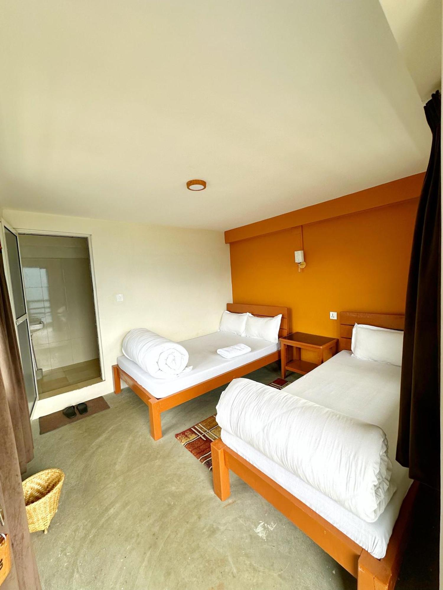 Hill Top Lodge Ghandruk Astam Bagian luar foto